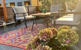 Traumhafter zentrumsnaher Altbau mit Garten